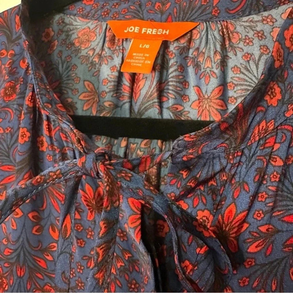 Joe Fresh Tie Neck Floral Top Size L - Picture 4 of 5